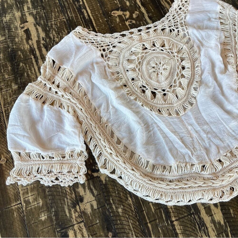 REBELLION - Cream Knit Crochet Boho Top – Size Medium - Picture 12 of 17